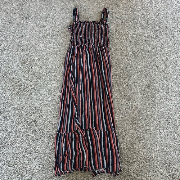 Universal Threads Midi Dress - Picture 1 of 8